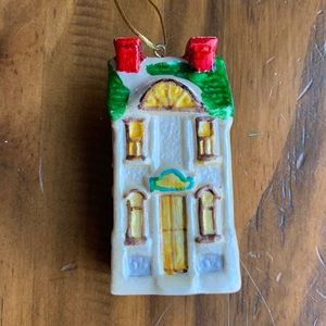 🍓3/$20 Vintage Victorian House Ceramic Ornament